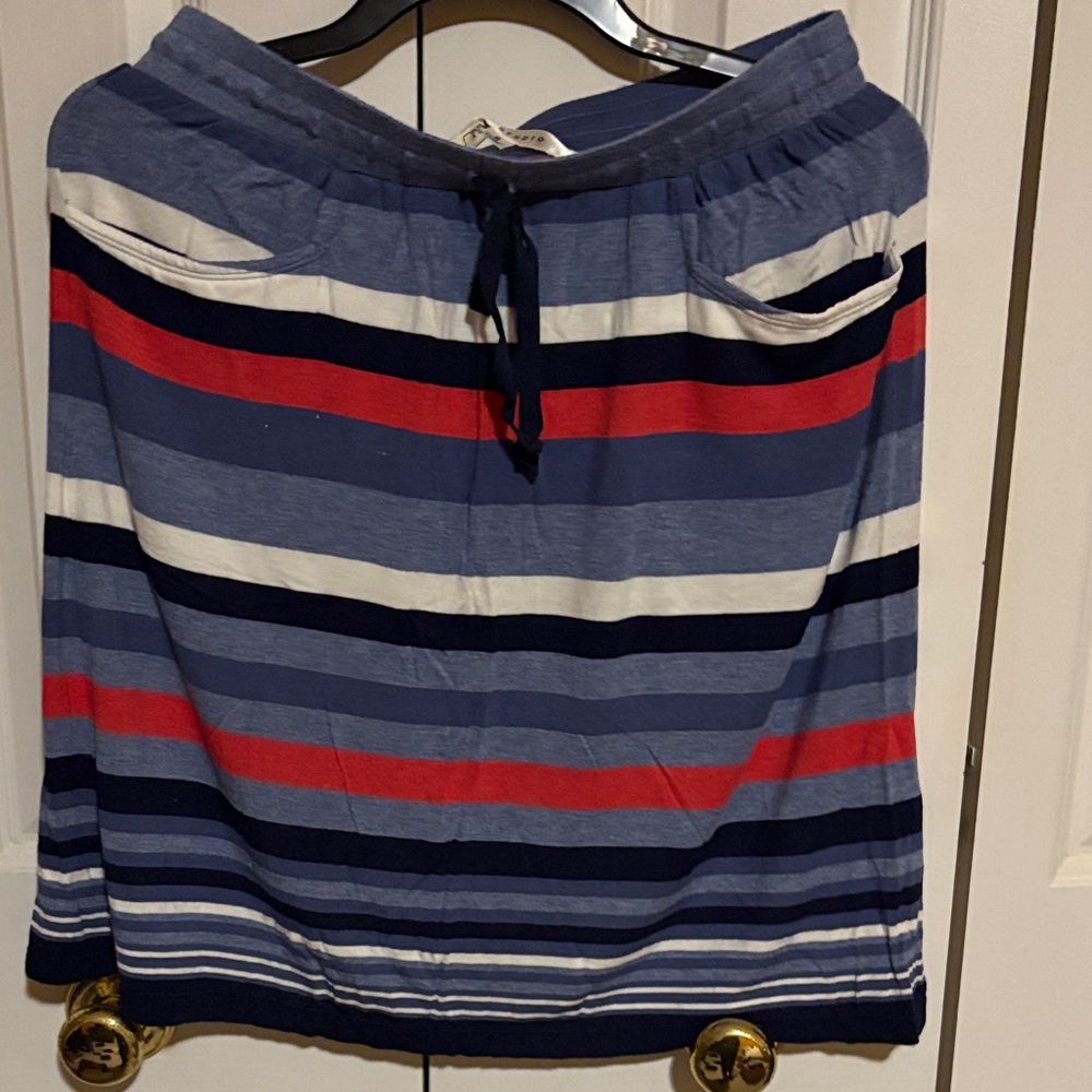 Max Studio Blue and Red Women's Skirt with pockets.